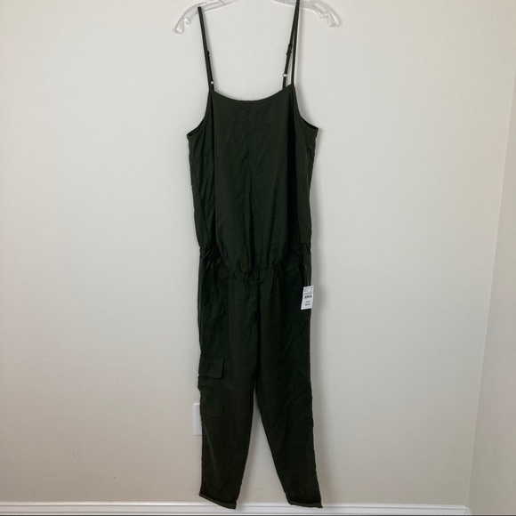 Motherhood Maternity Army Green Cargo Jumpsuit NWT - Picture 11 of 15
